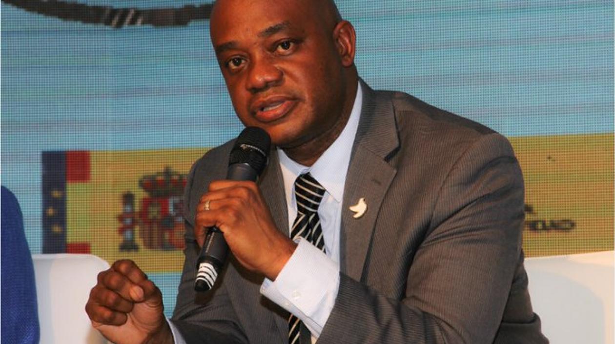 Luis Gilberto Murillo renuncia