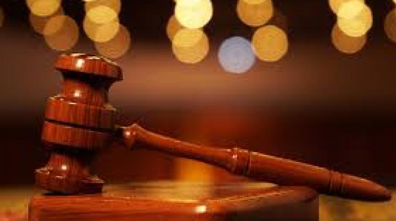 indagación contra 3 congresistas