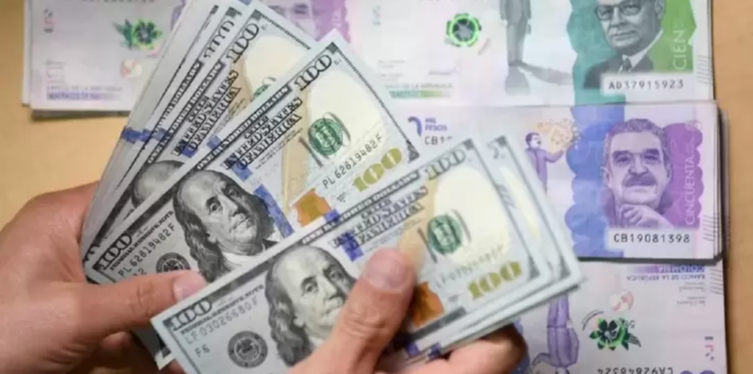 dólar abrió al alza