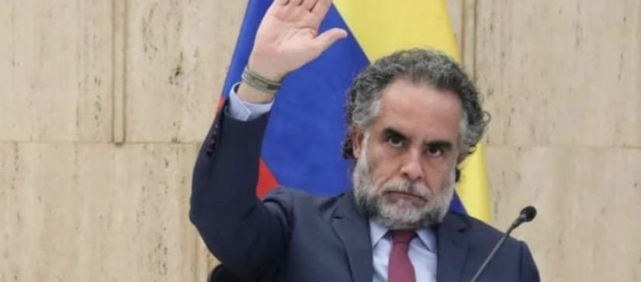 Benedetti habría salido del país