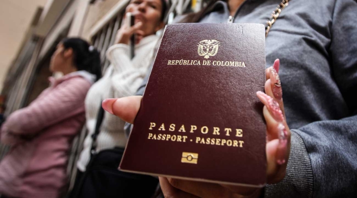 Polémica por licitación de pasaportes