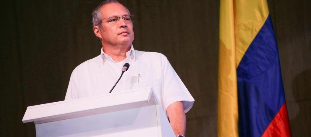 Presidente del Senado criticó a Petro