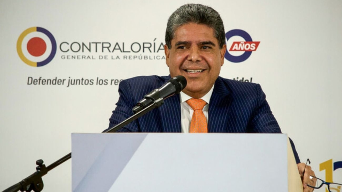 Carlos Hernán Rodríguez cómo Contralor