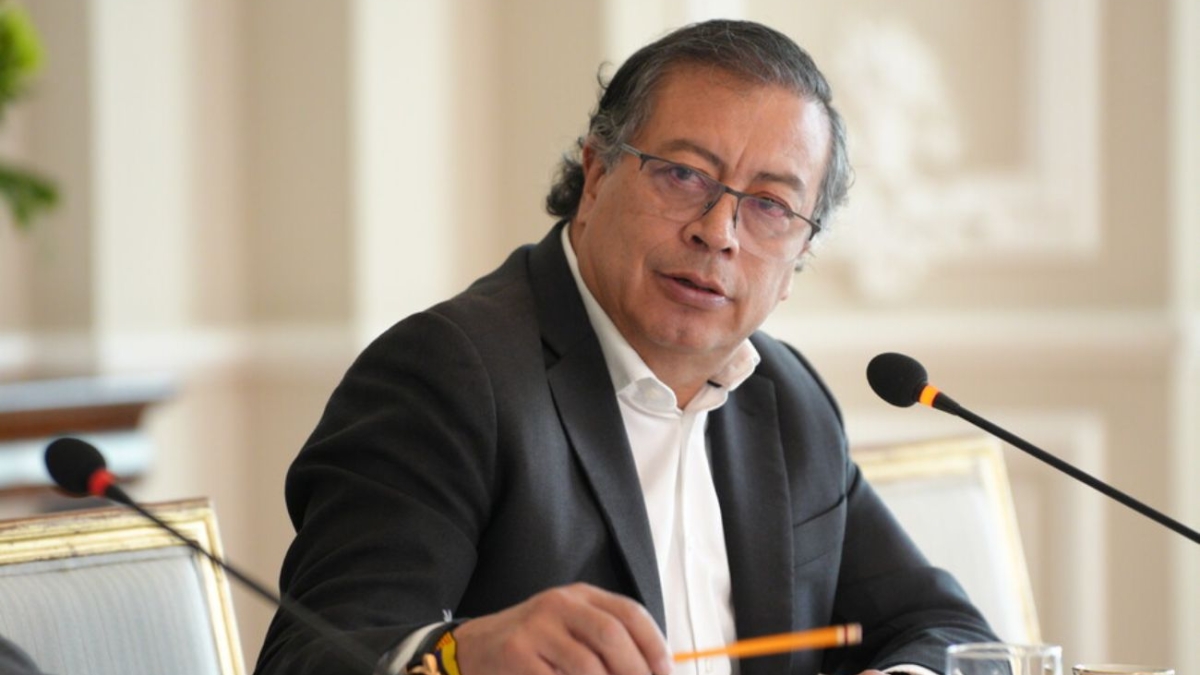 Petro critica inhabilidad de Upegui