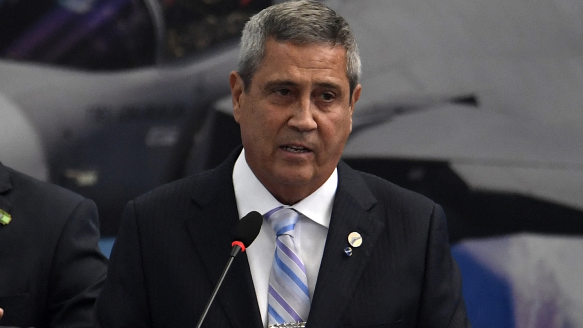 Arrestan a exministro de Bolsonaro